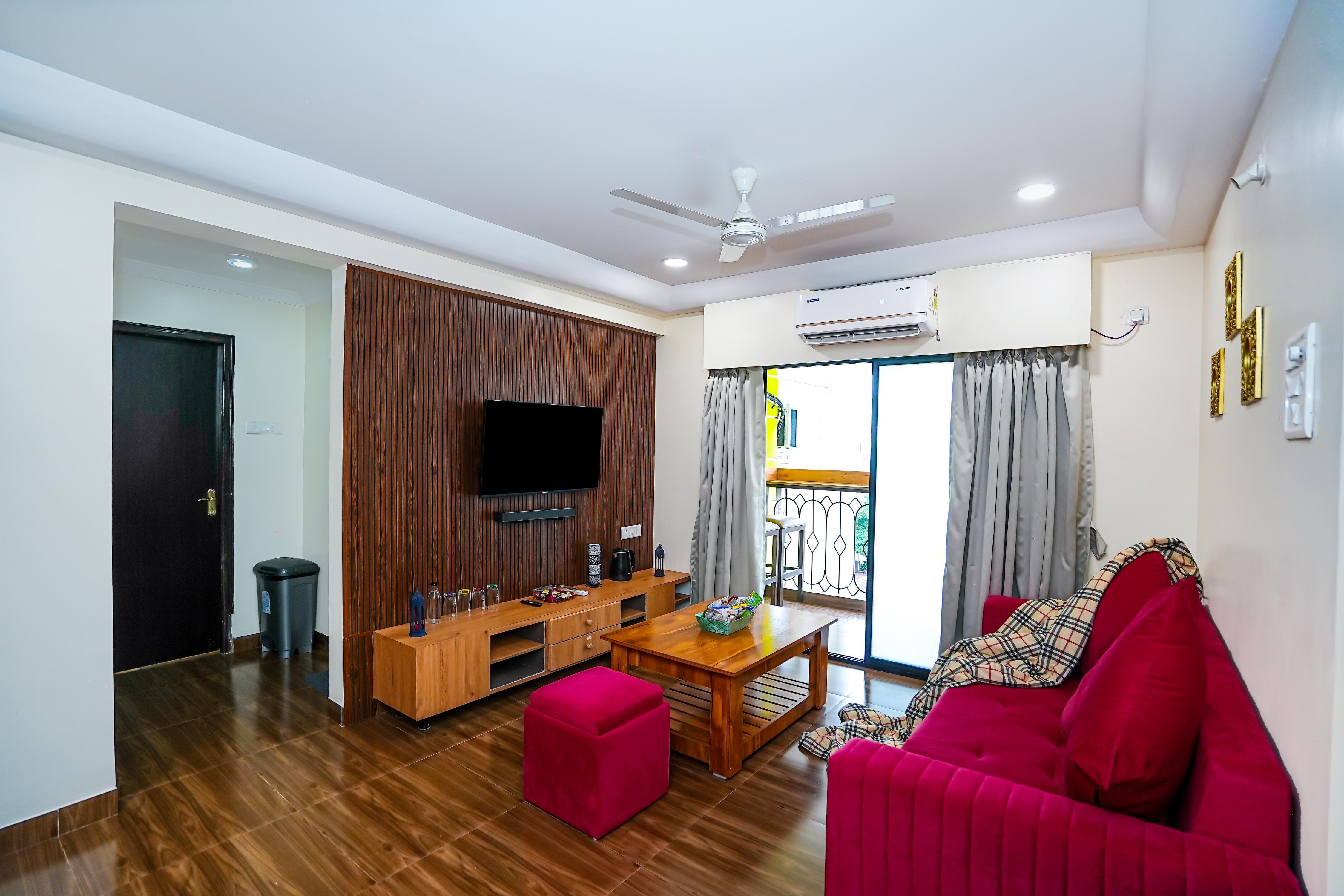 Skylight BNB - 2BHK with pool near Candolim beach - Tap to explore photos