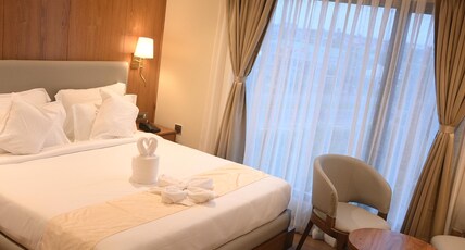 THE SHINING SUN Room Type - Premium Room