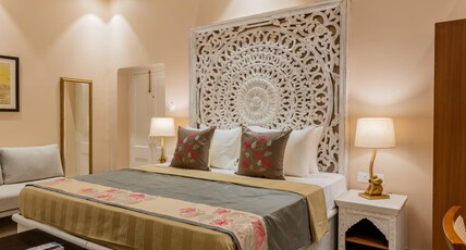 juSTa Luxe - Kashi, Parampara Room Type - Premium Room