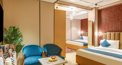 J Residency Near Nizamuddin Railway Station by TRIINDIA Hospitality Room Type - Family Suite Room with Smart TV