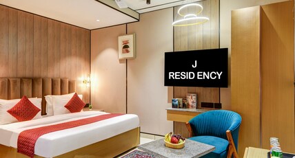 J Residency Near Nizamuddin Railway Station by TRIINDIA Hospitality Room Type - Deluxe Double Studio With Smart TV