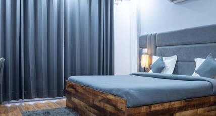 Housr Sector 38 - Medicity (Near Medanta Hospital) Room Type - Deluxe City View King Bed