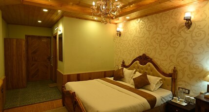 Shasha Room Type - Luxury Wooden Interior - With Balcony (Valley View)