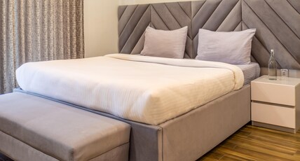 Housr Sector 41 Near Fortis Hospital Room Type - Luxury Two Bedroom Suite