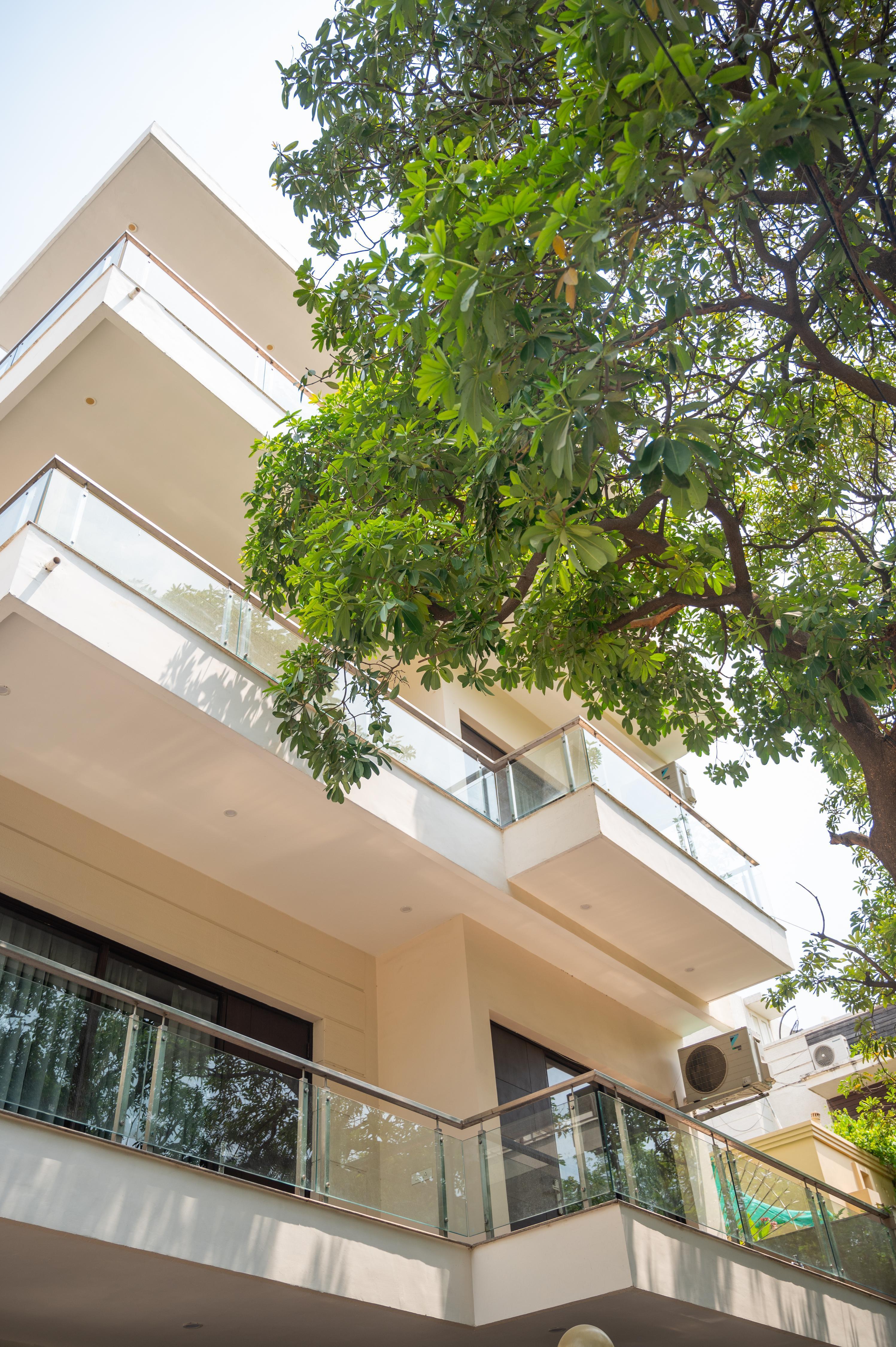 Housr Lotus Villas Sector 28 DLF Phase 4 - Tap to explore photos