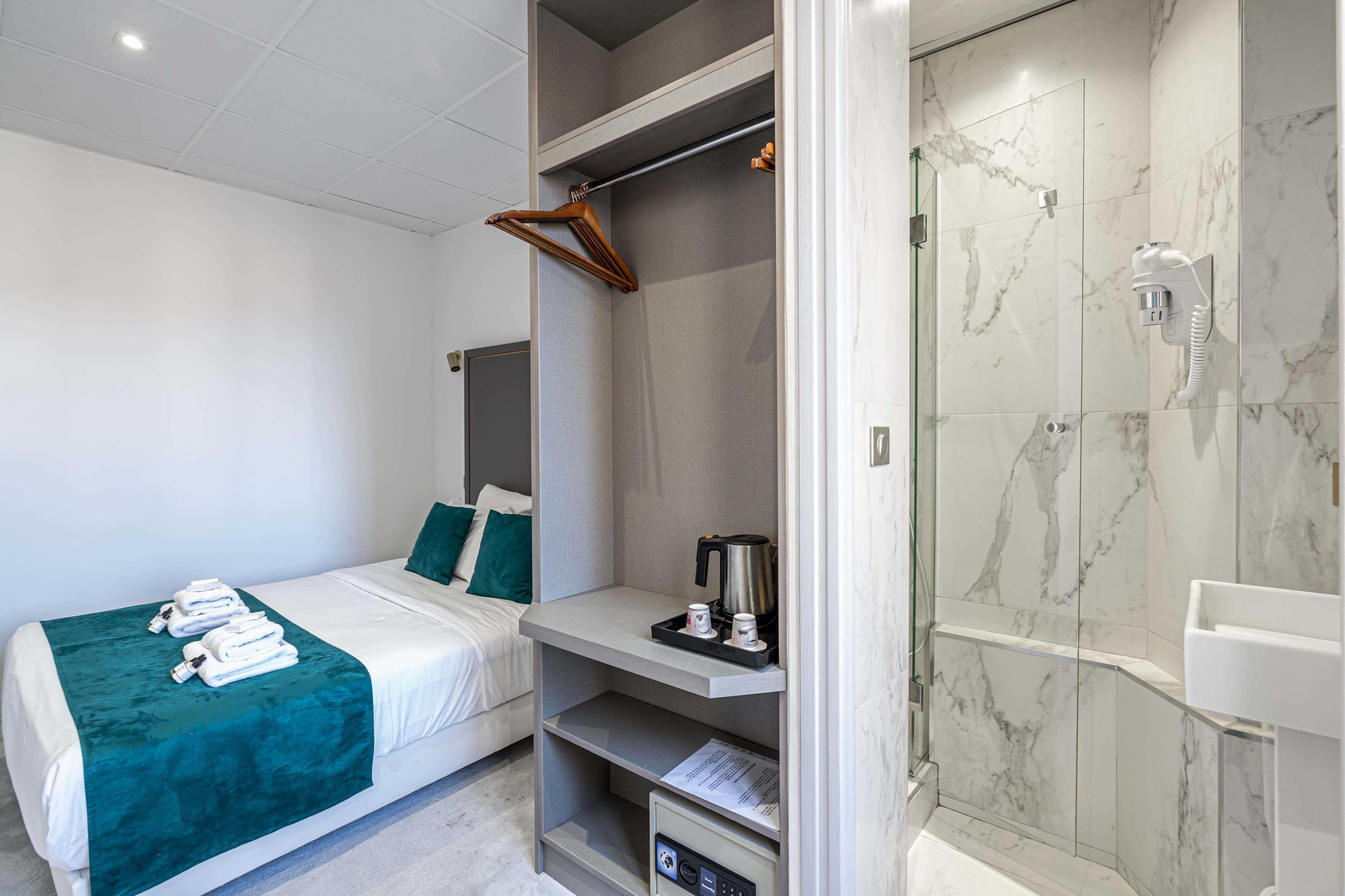 Residence Avaton Single bedroom Cannes Palais 34 - Tap to explore photos