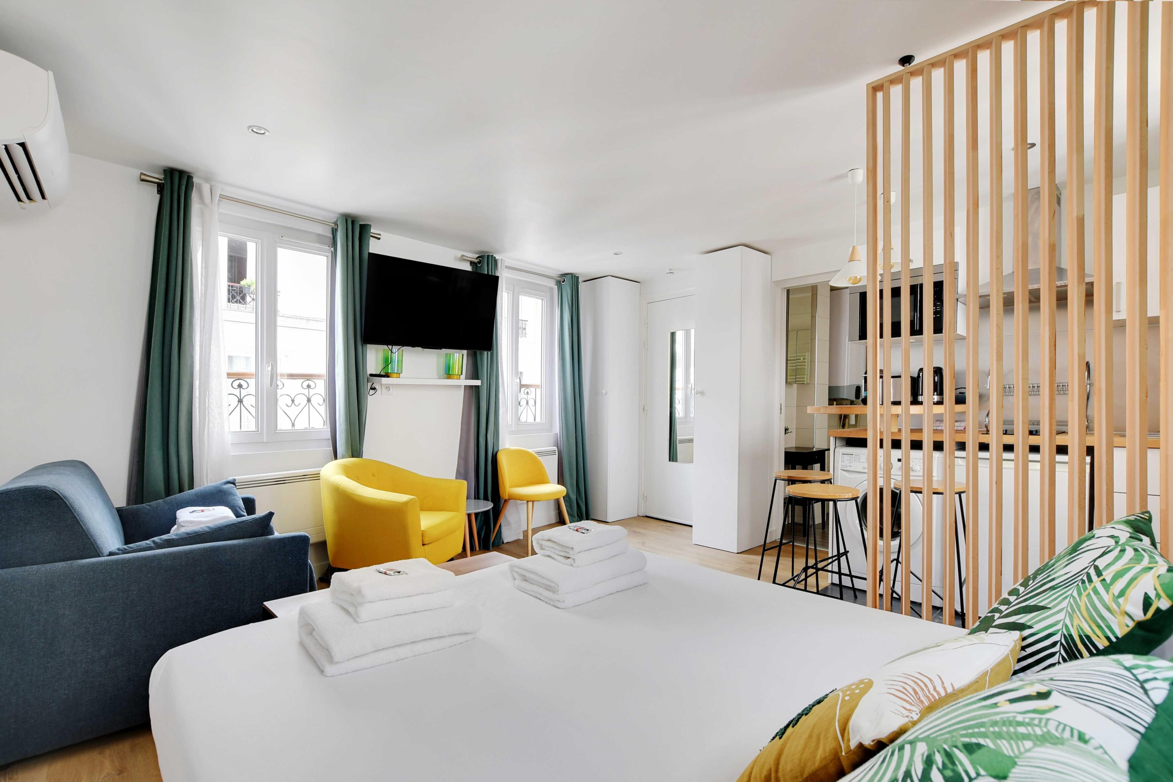 Charming studio - 2P - Center of Paris 4 - Tap to explore photos
