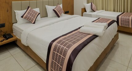 SHREEJI IN SOMNATH Room Type - Family Room with AC