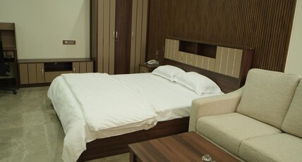 Samruddhi Palace Room Type - Standard Double Bed