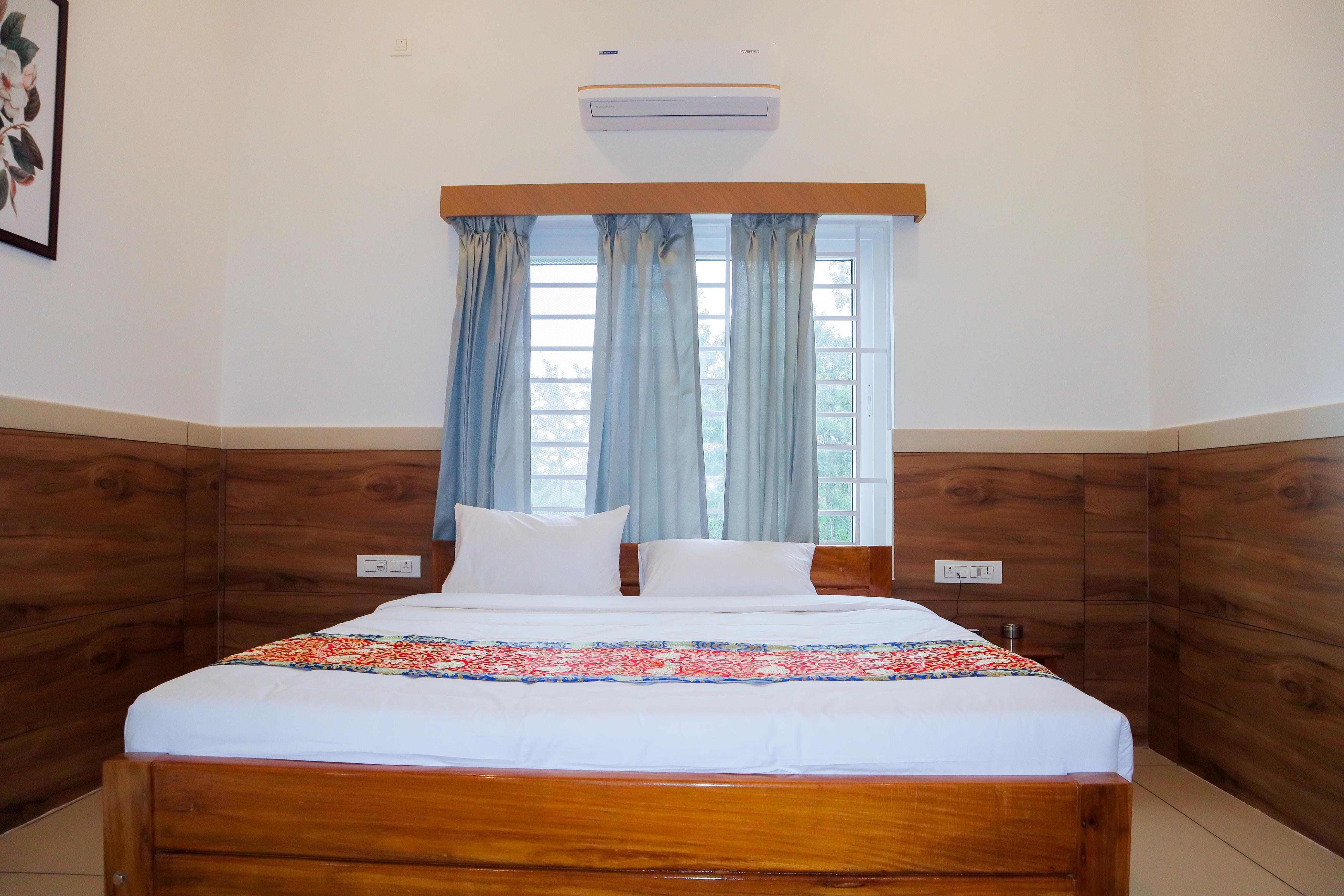 SONAM HOTEL AND RESTAURANT Room Type - Deluxe Room with Balcony