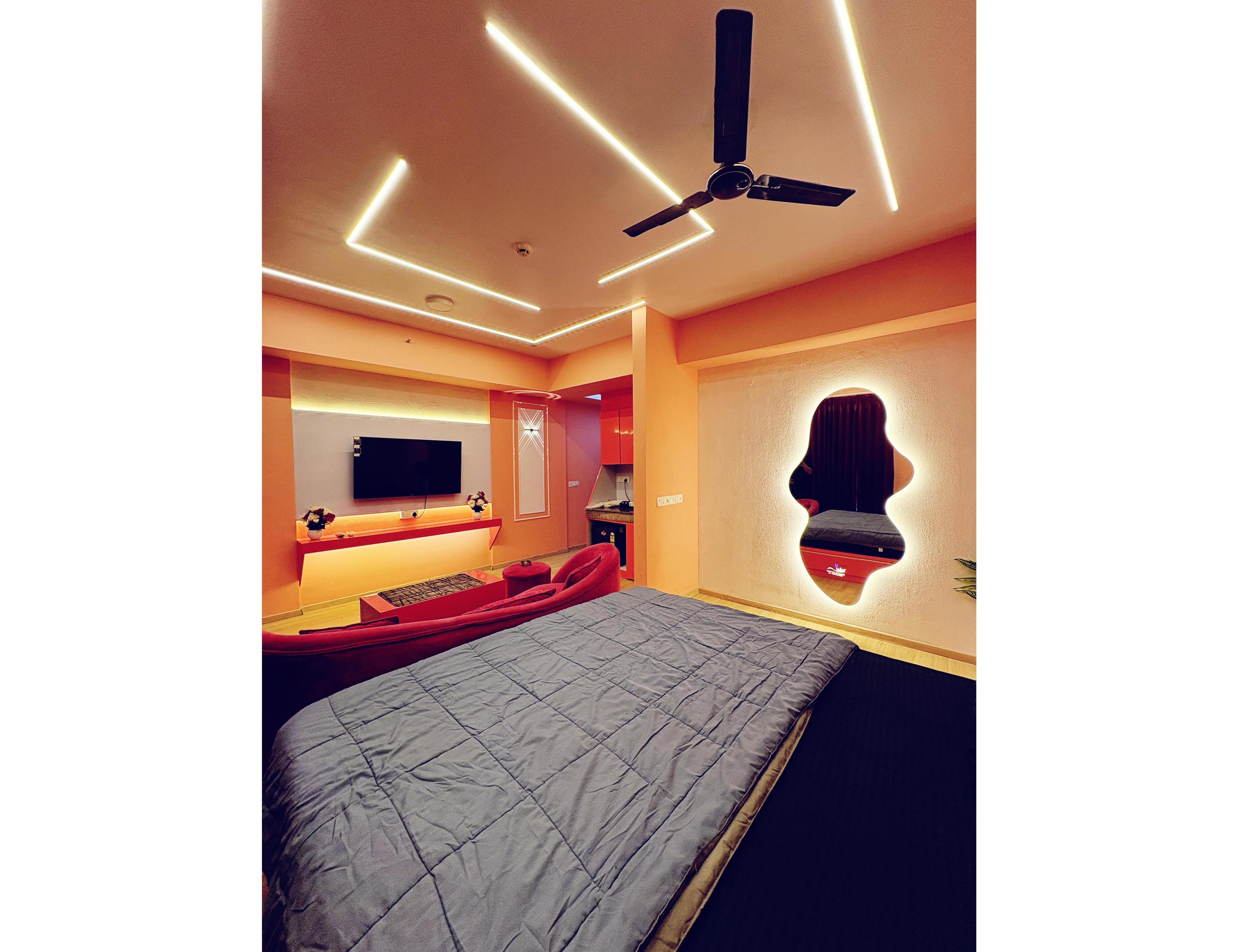 DLF Luxe Studio |Gomti Nagar - Tap to explore photos