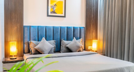 Housr Signature Tower Near Sector 29 Room Type - Deluxe Room with King Bed Housr Signature Tower Near Sector 29 Room Type - Deluxe Room with King Bed