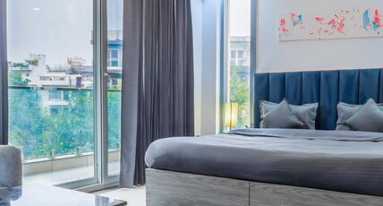 Housr Signature Tower Near Sector 29 Room Type - Super Deluxe Room with Balcony Housr Signature Tower Near Sector 29 Room Type - Super Deluxe Room with Balcony