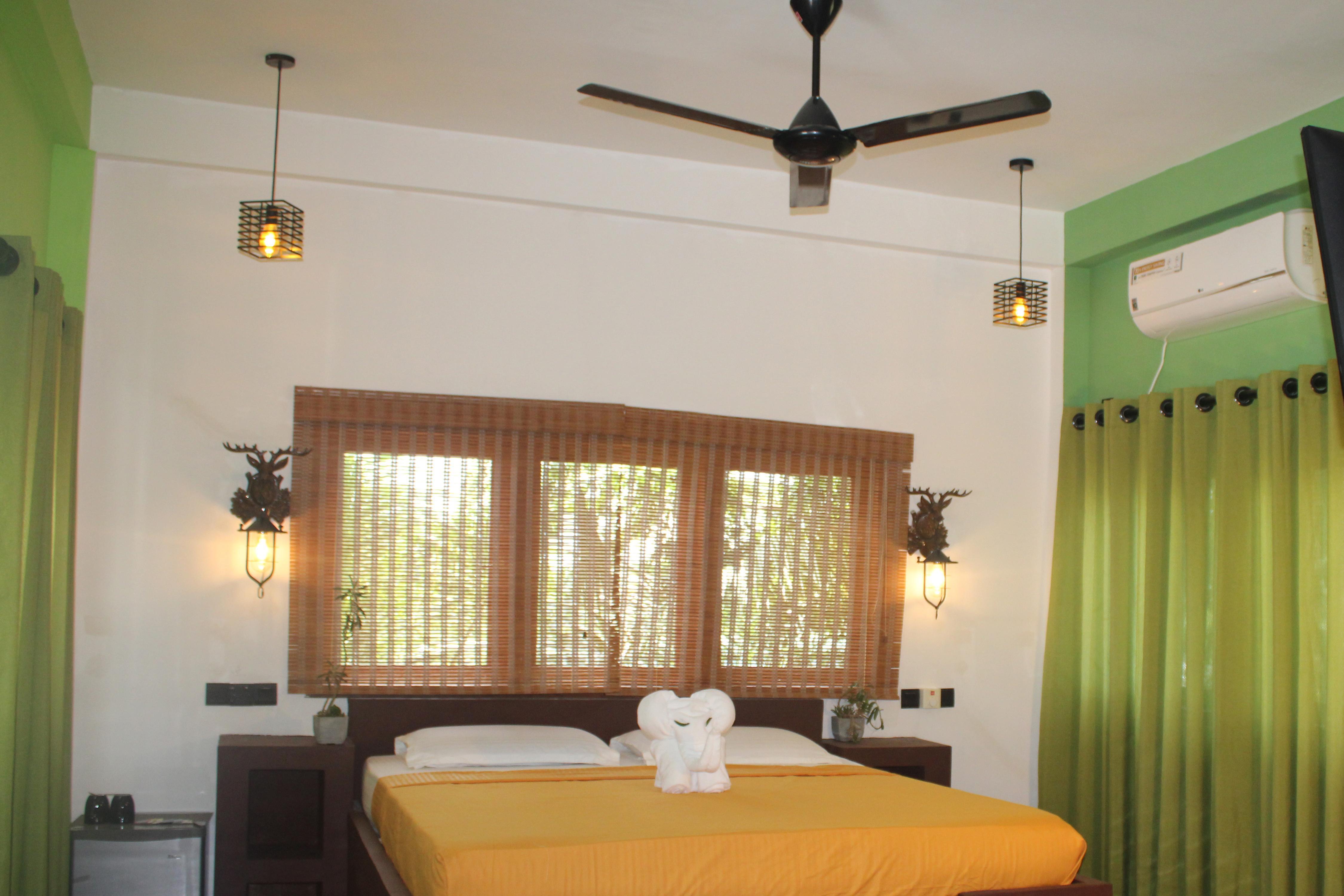 Grand Palace Hotel Room Type - King Bed Suite with Pool View