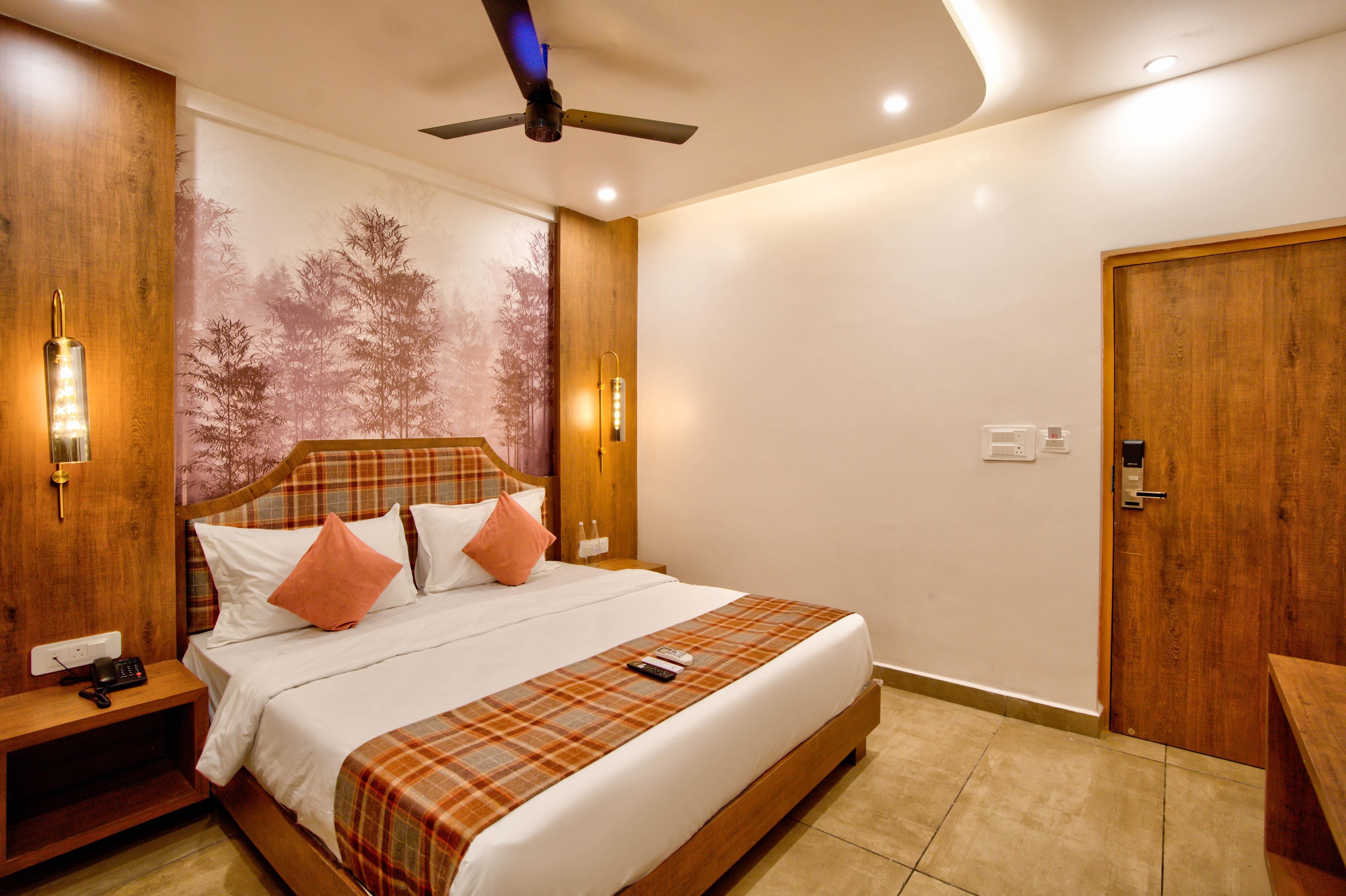 Ocean Wave Hotel Room Type - Queen Suite with Balcony