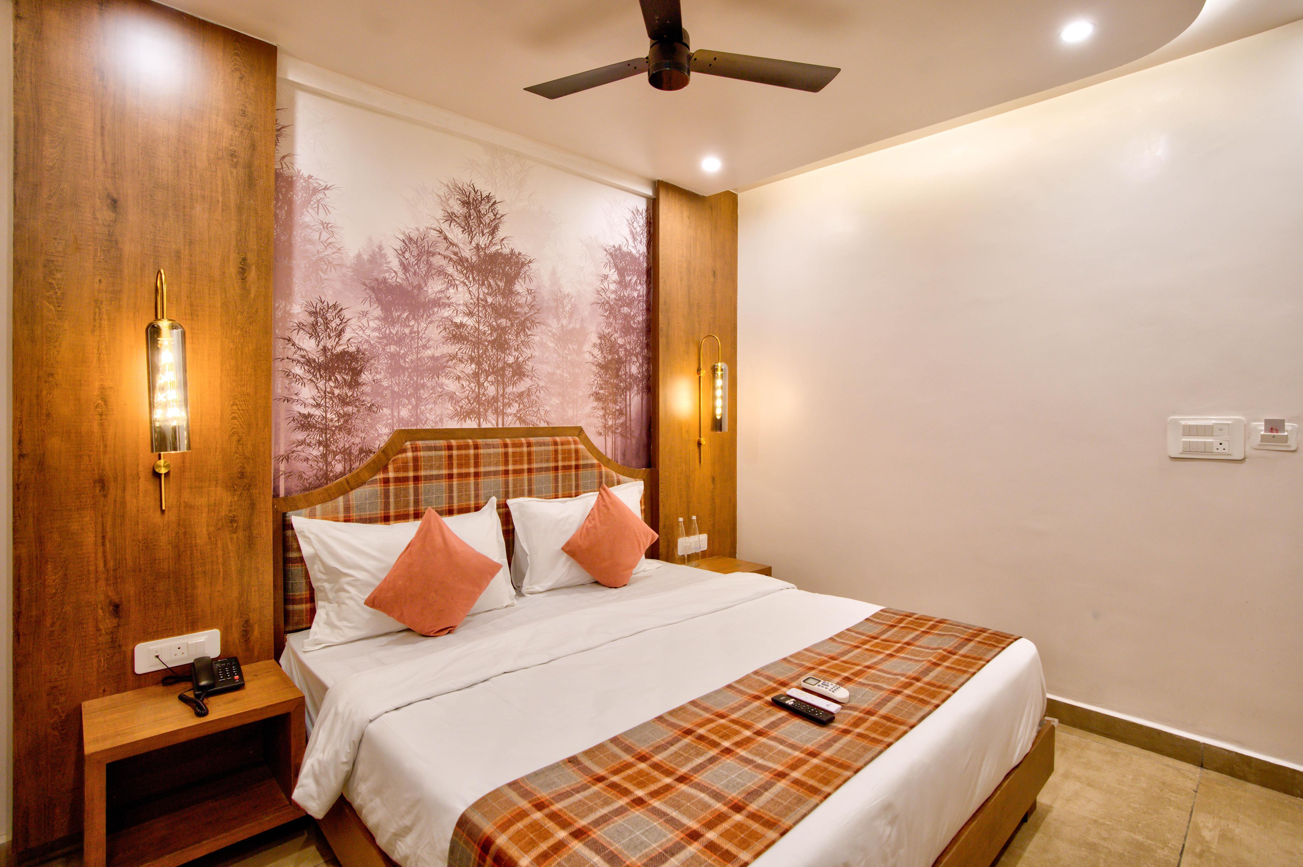 Ocean Wave Hotel - Tap to explore photos