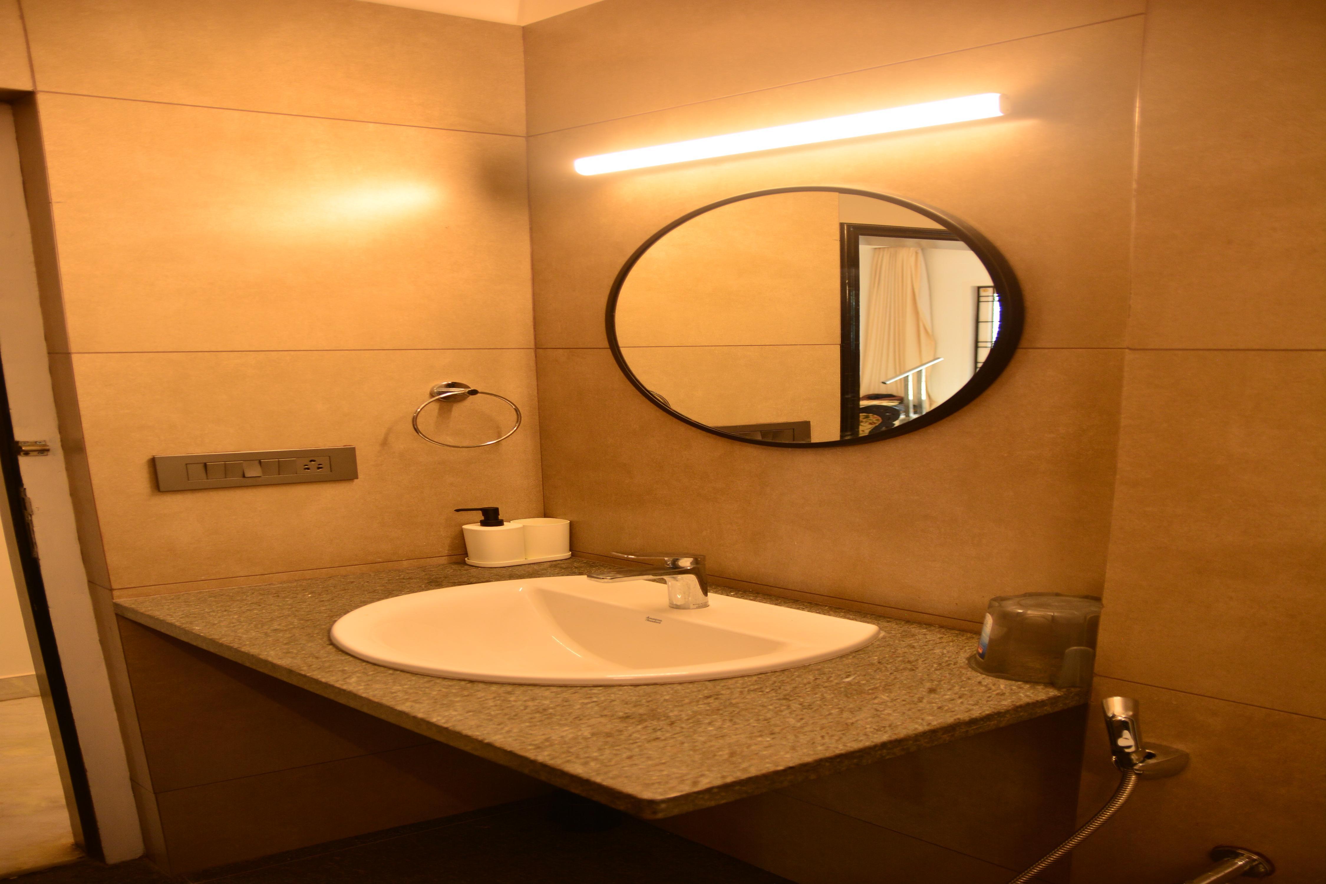 Luxurious 2 BR Home near Chettiar Park - Tap to explore photos
