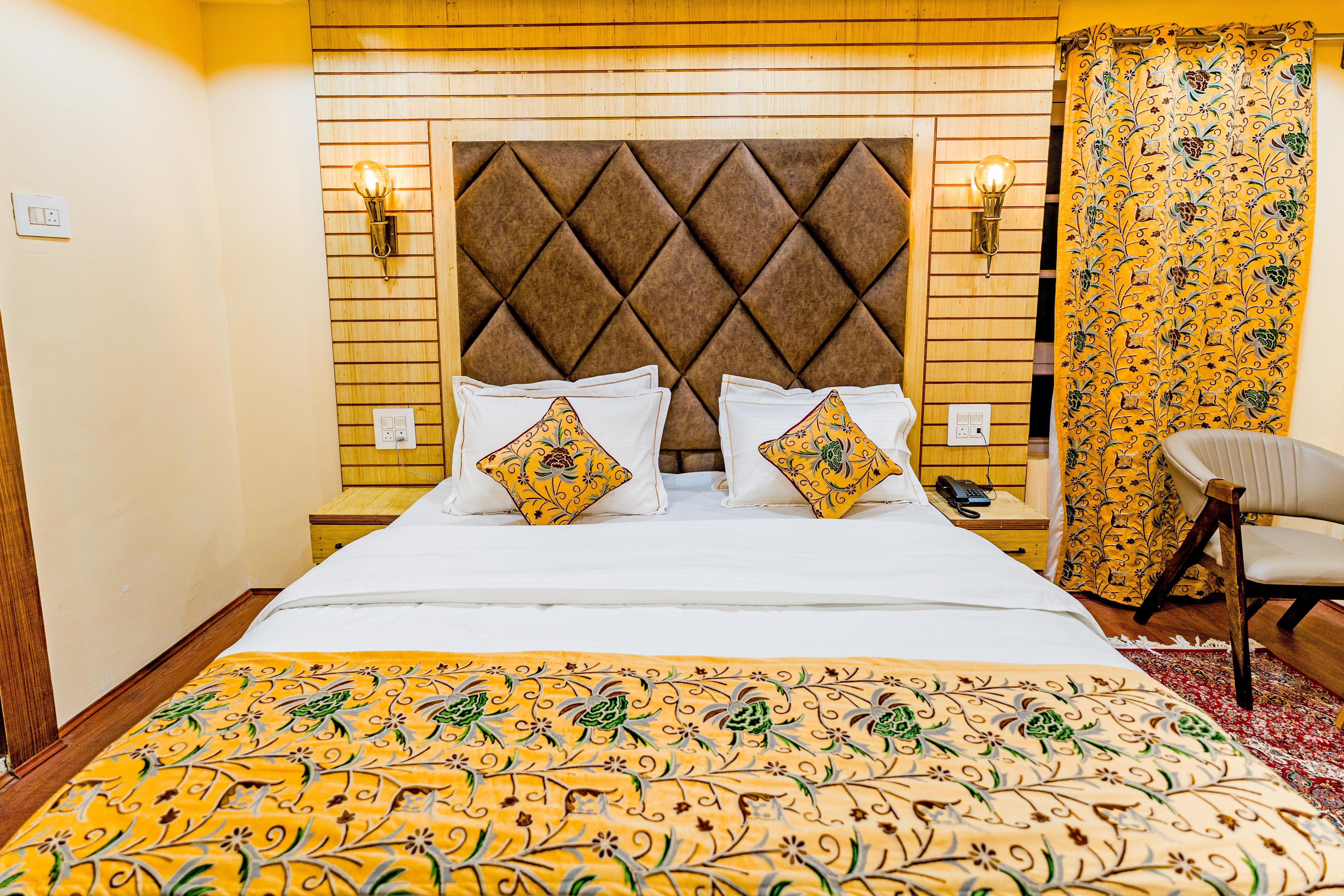 Hotel Peak Paradise Resorts - Tap to explore photos