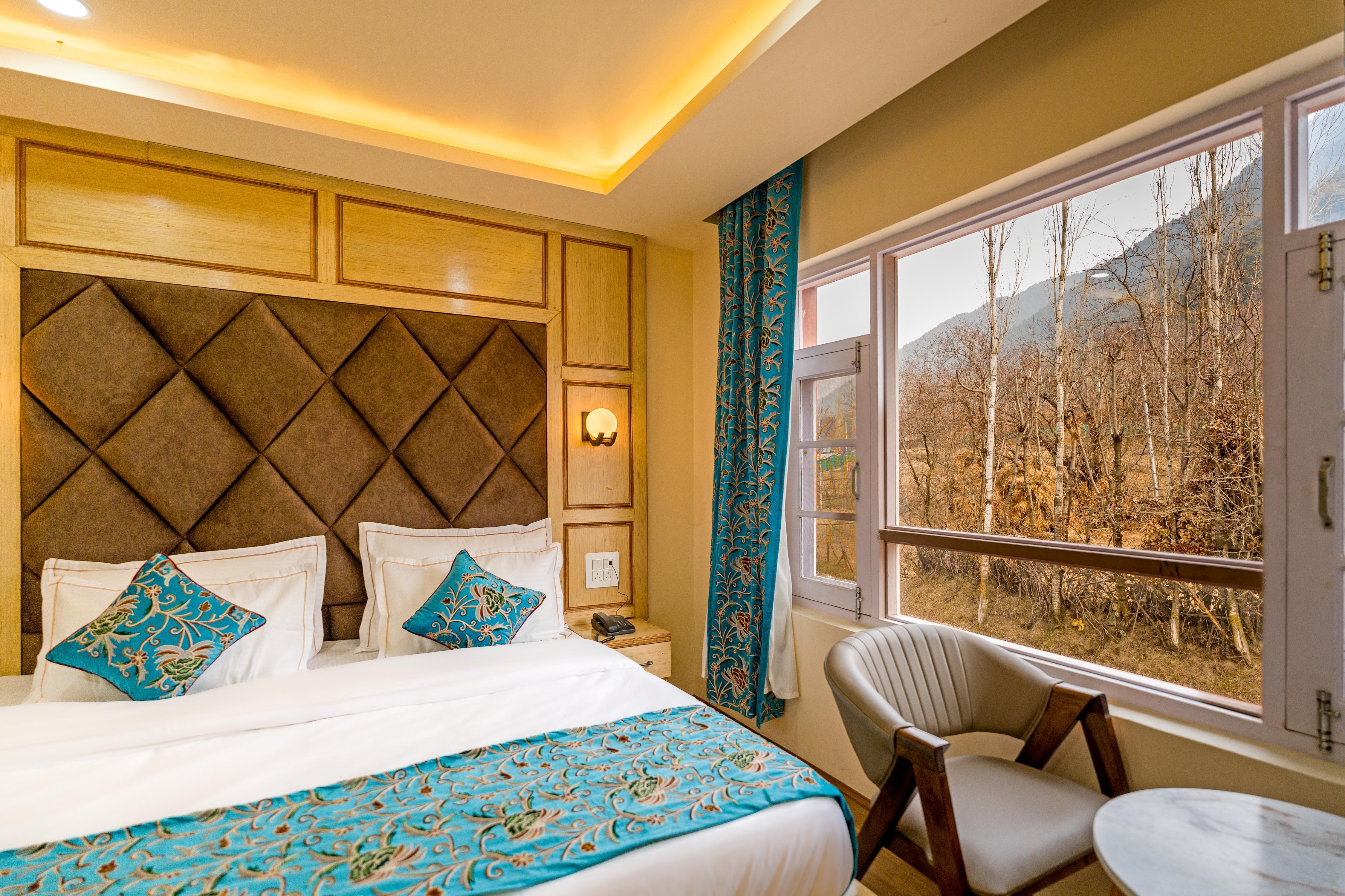 Hotel Peak Paradise Resorts Room Type - Deluxe Room with Mountain View