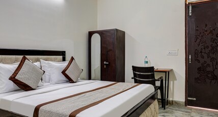 Hotel Sunshine By The Premium Villa Room Type - Deluxe Room Hotel Sunshine By The Premium Villa Room Type - Deluxe Room