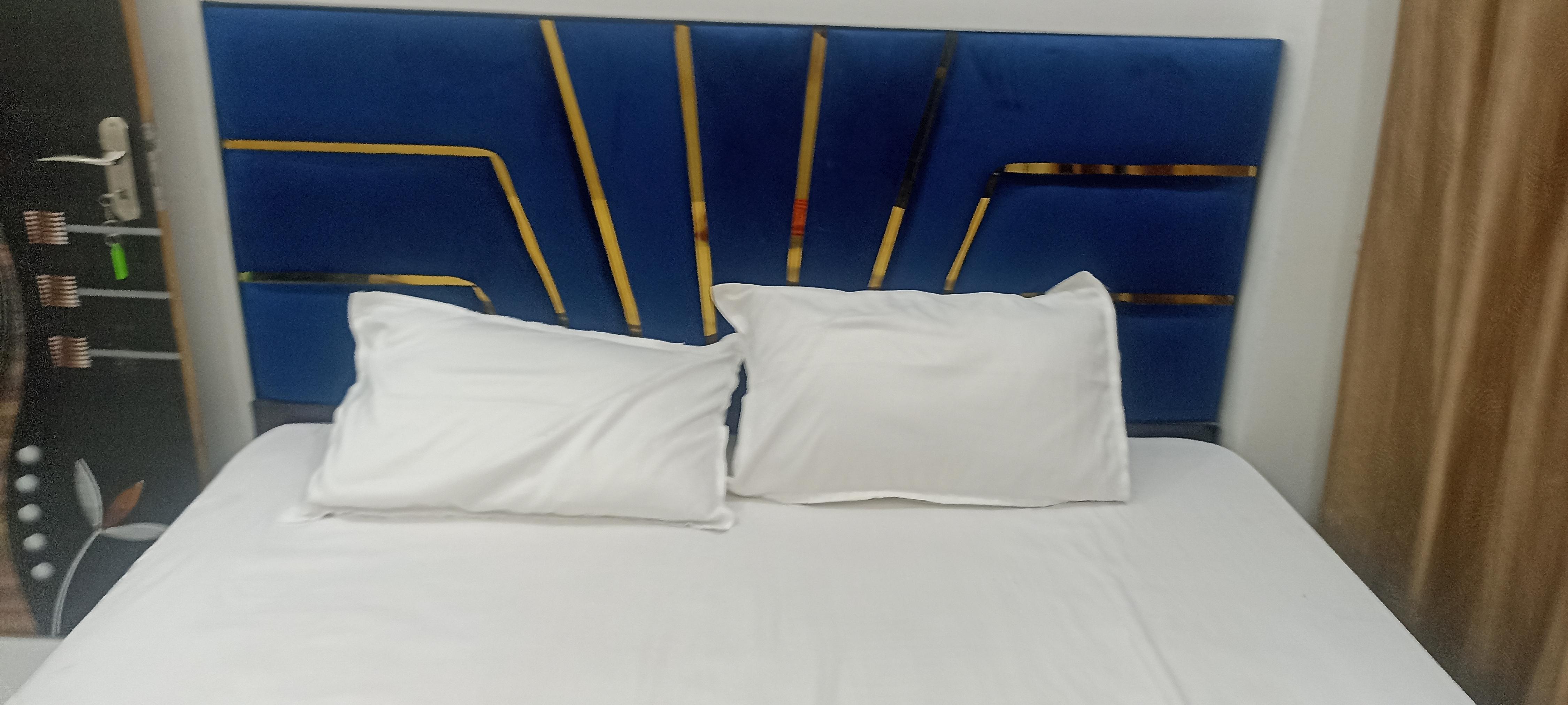 Shyam Kunj Paying Guest House - Tap to explore photos
