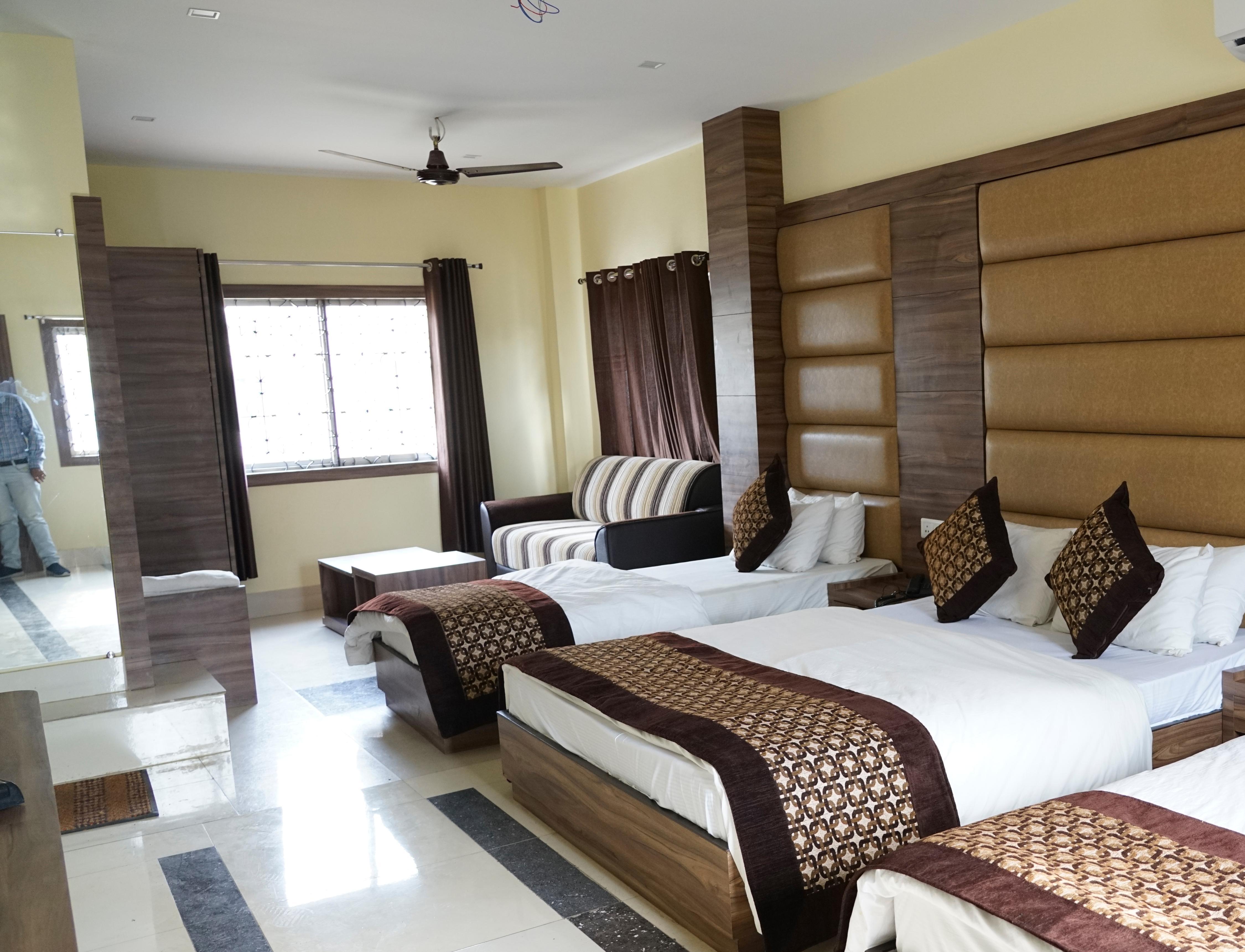 Hotel Simla | Near Siliguri Station Room Type - AC DELUXE (TRIPLE BED)