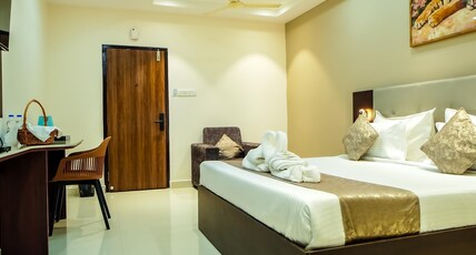 Rhyme Hotel - Hitech City Room Type - King Deluxe