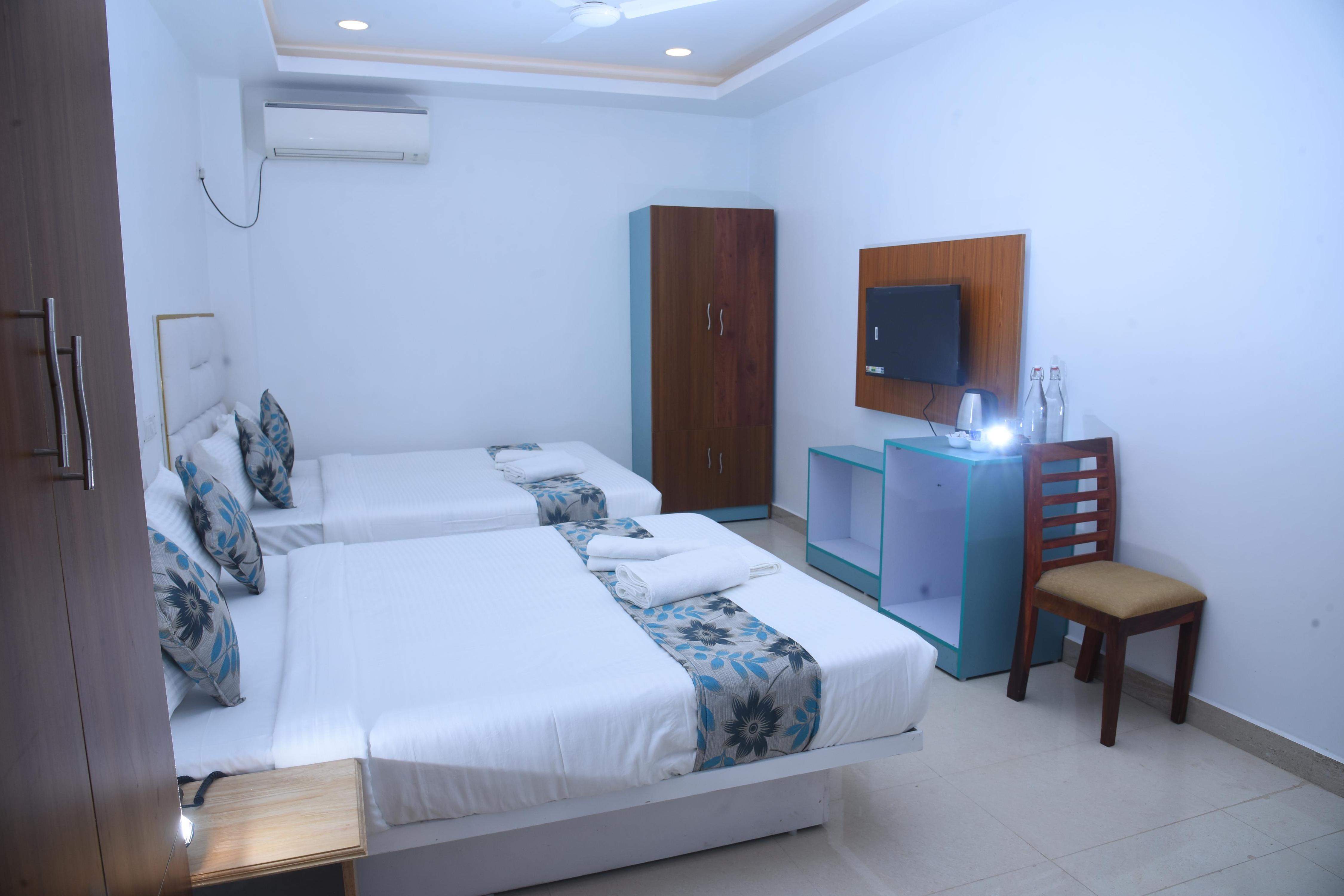 HOTEL URBAN HEAVEN ROOMS AND RESTAURANT - Tap to explore photos