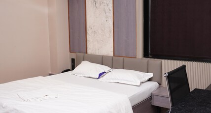 City Crown Room Type - DELUXE ROOM
