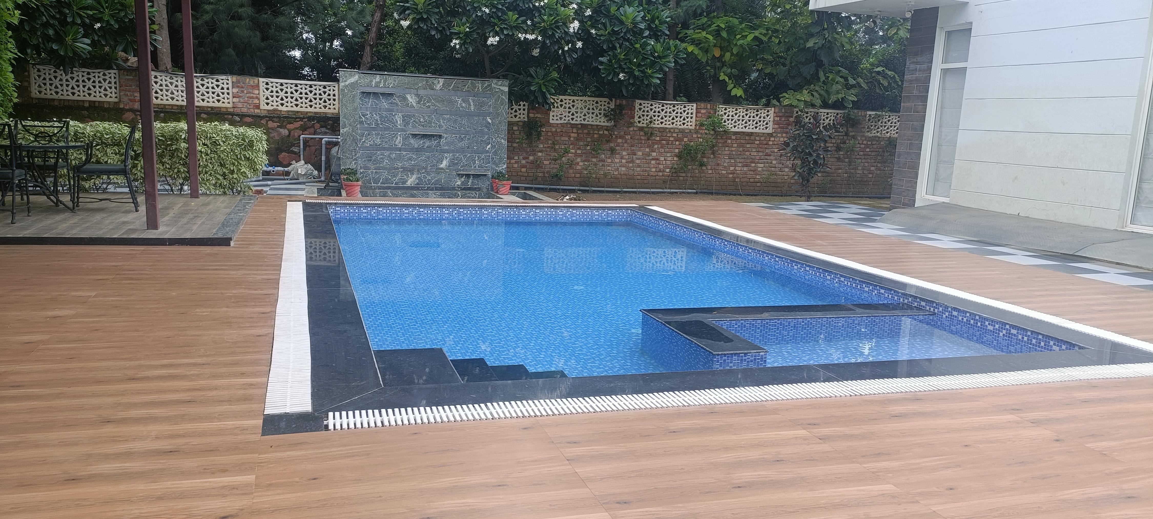 Hidden Green Farm with Pool Expansive Garden - Tap to explore photos