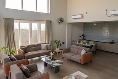 Rosemary Villa by Ebonystays