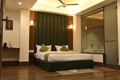 GREEN WAY HOTEL AND RESTAURANT