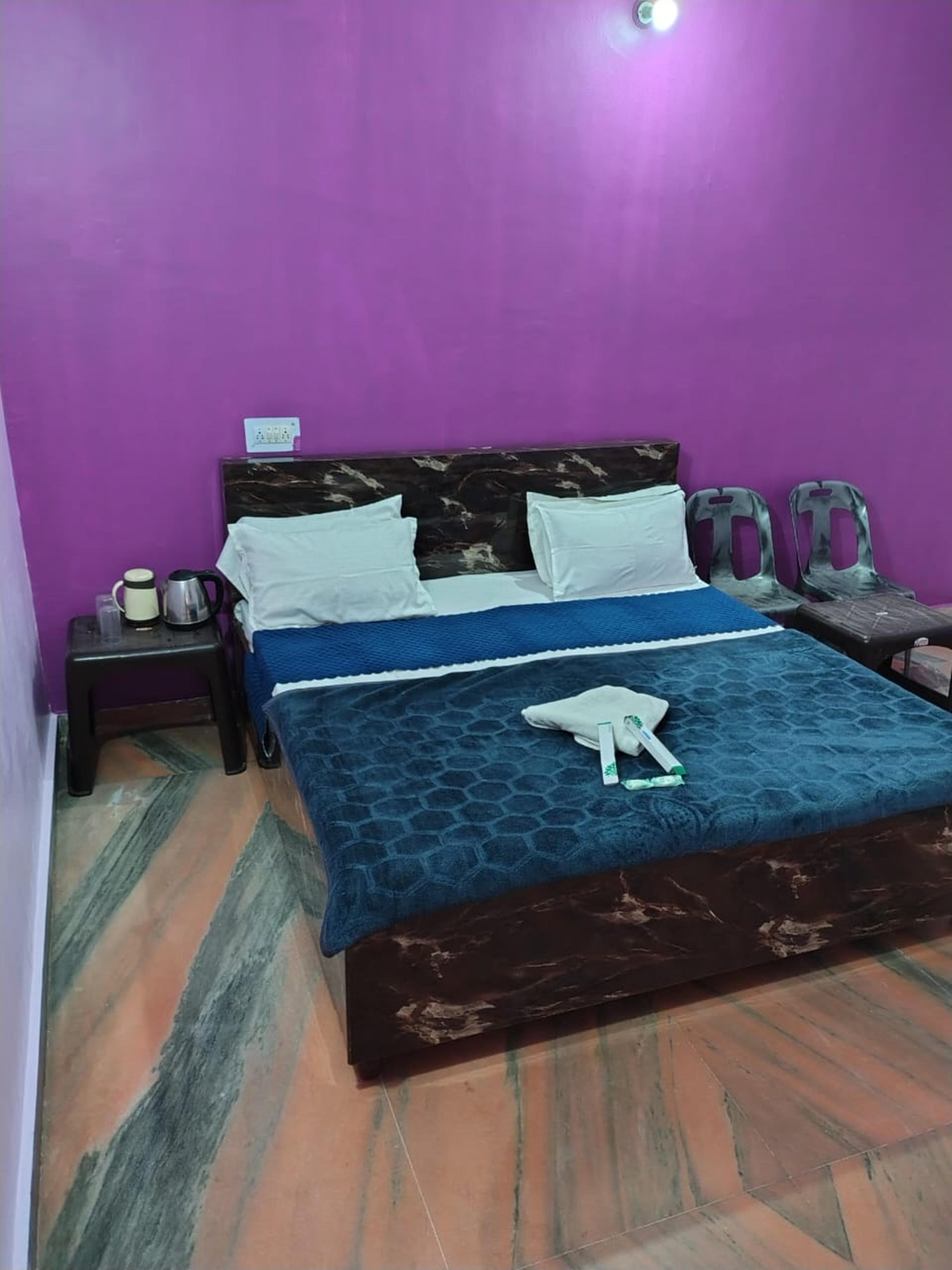 Illahi homestay Room Type - Deluxe Room 