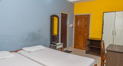 Hotel Royal Palace Room Type - Standard Room non AC
