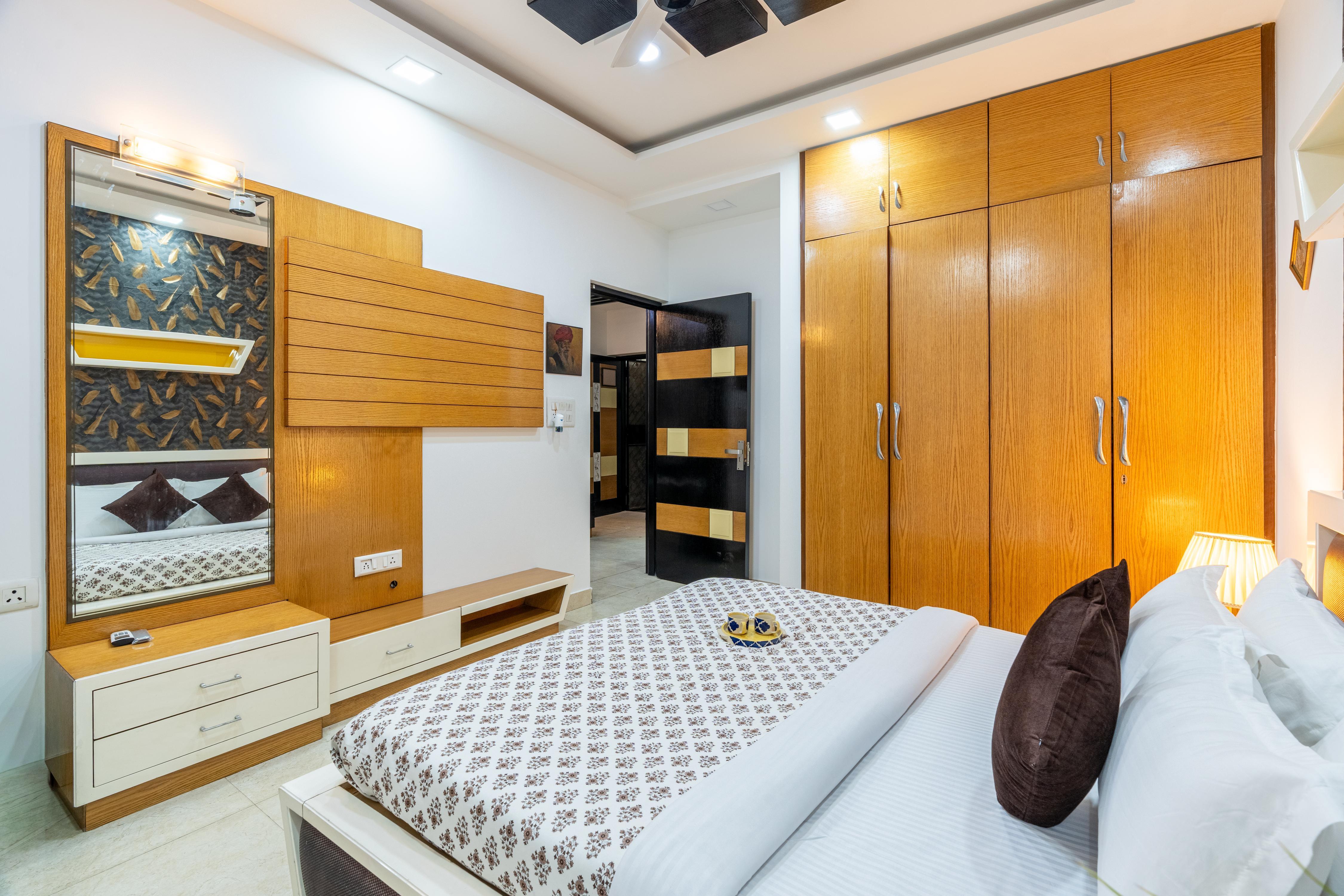 Homlee-Luxury Inn 3BHK - Tap to explore photos