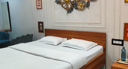 HOTEL 9 Room Type - King Bed Room with City View