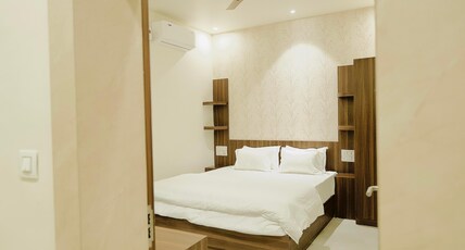 Hotel The Vibez Inn & Restaurant Room Type - Standard Room Hotel The Vibez Inn & Restaurant Room Type - Standard Room