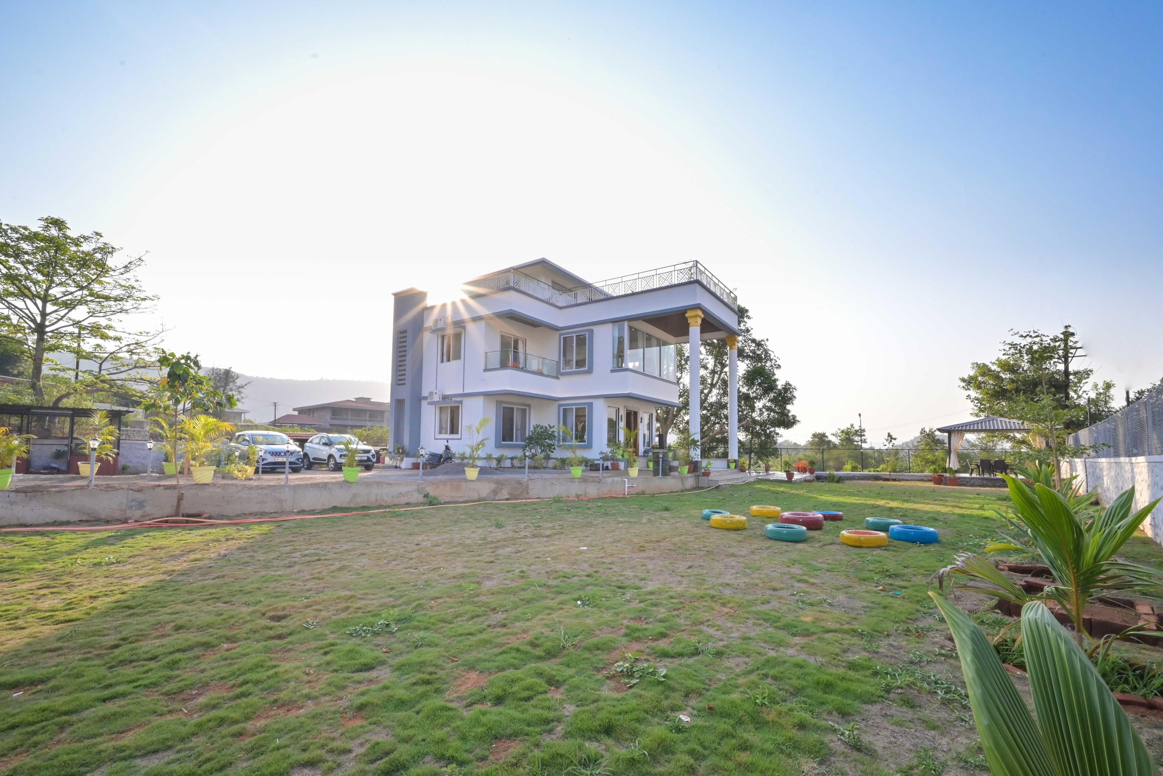 6BHK White Castle Villa By Tropicana Stays
