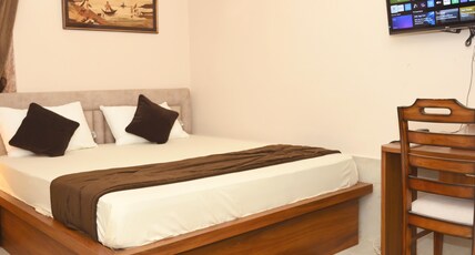 Srikhetra Bandhu Guest House Room Type - Luxury Queen Bed Room