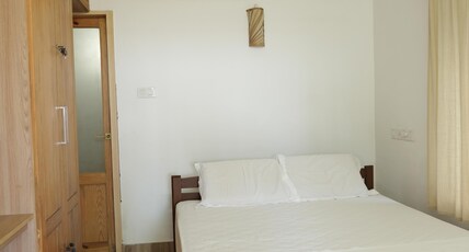 Peyolis Place Room Type - Deluxe Double Room(102)
