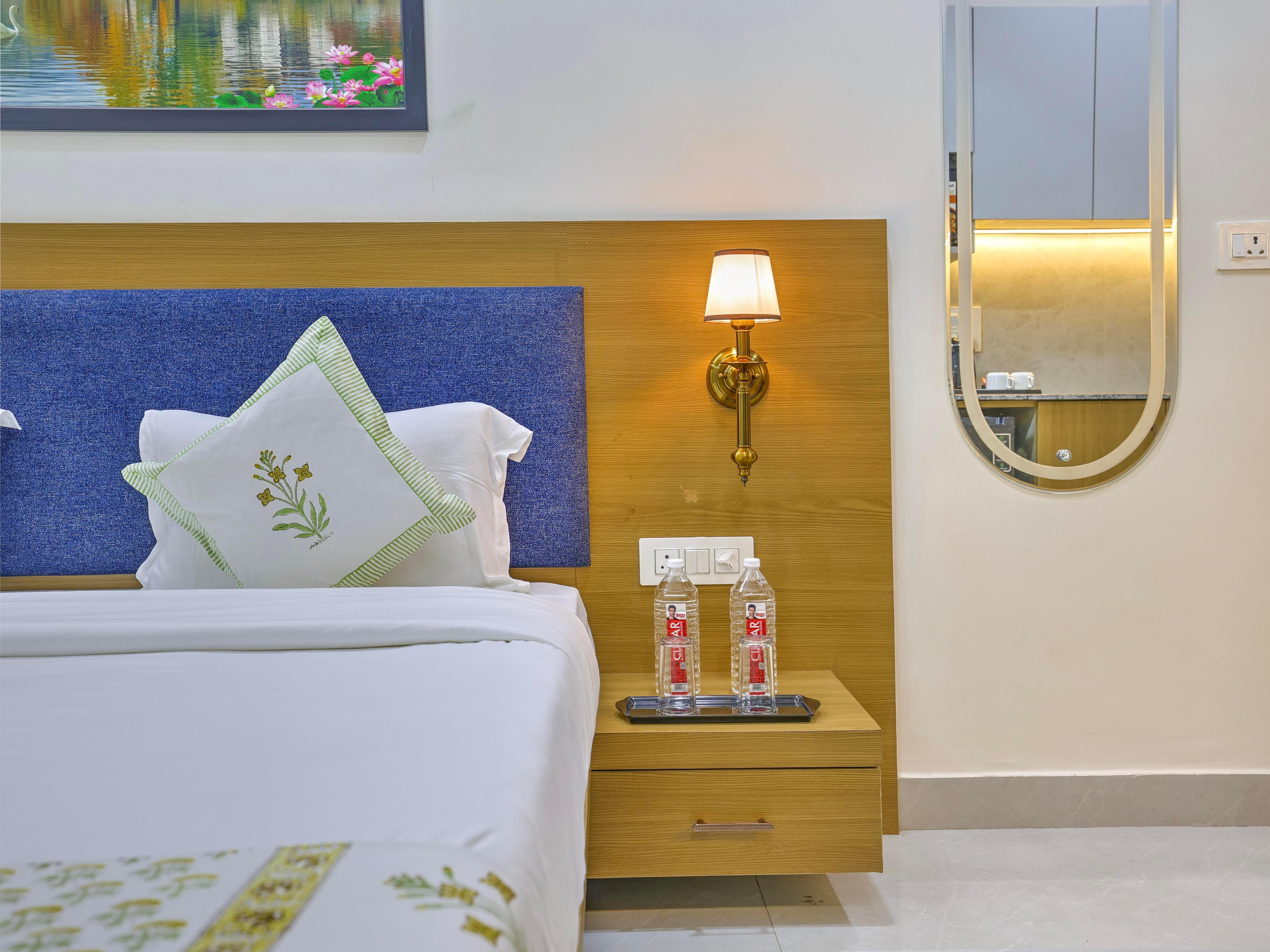 Sky Luxuria Hotel Apartment Medanta Medicity Room Type - Kitchenette Studio With Balcony