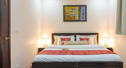 Palm Residences and Suites Room Type - Standard King Room