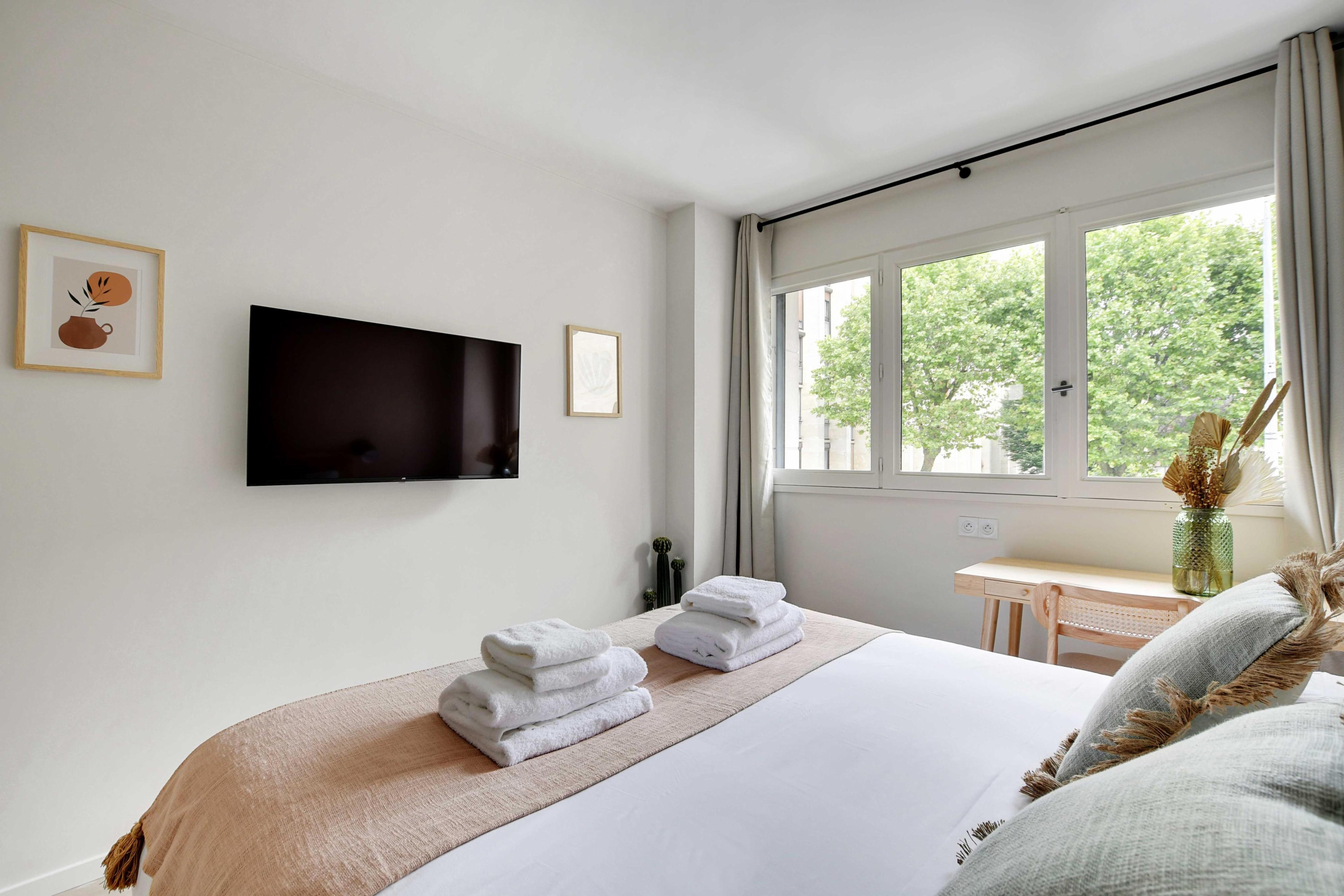 Modern Green Suites residence Meudon/Velizy - 14 - Tap to explore photos
