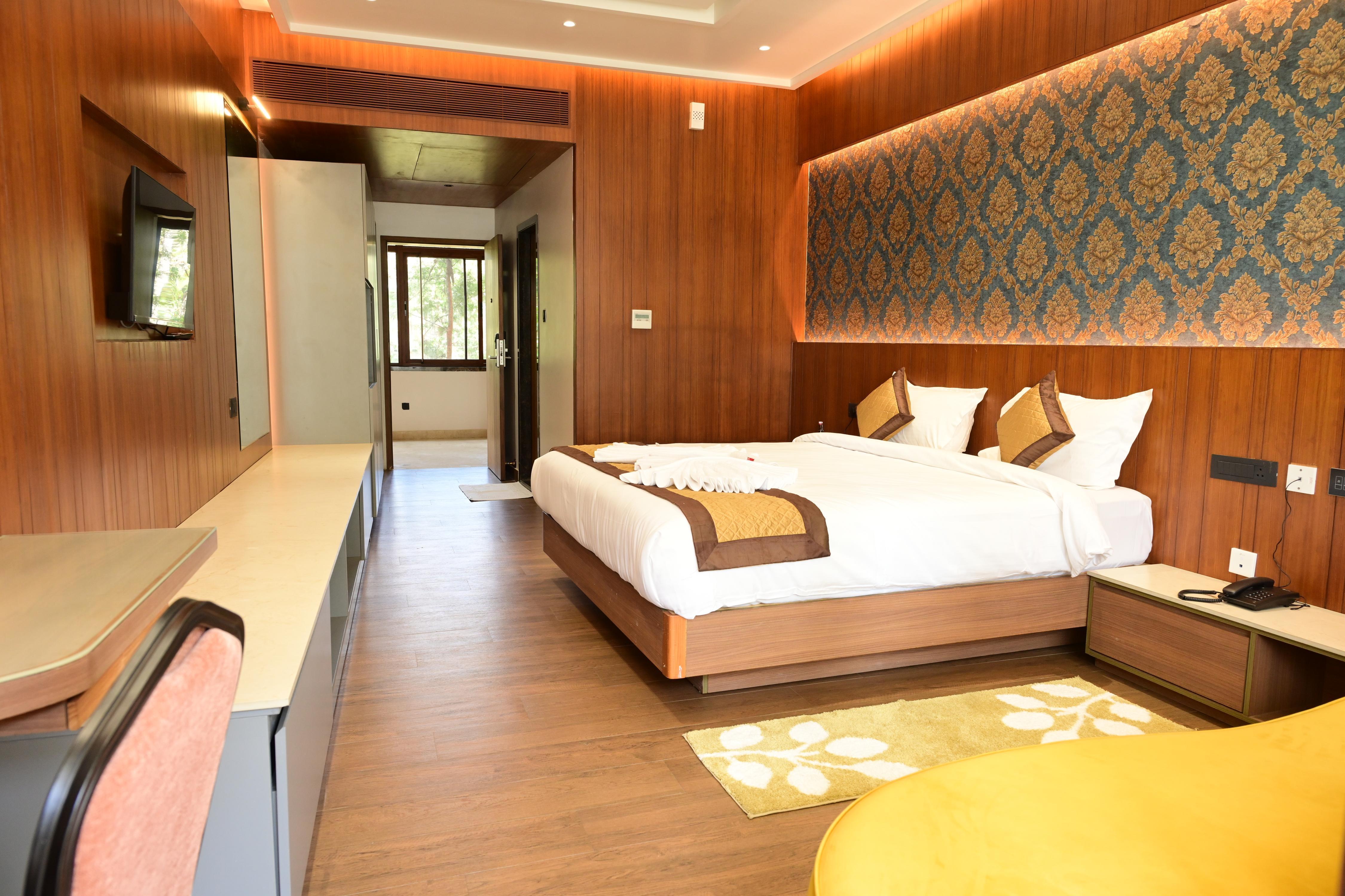 IJ Crowne Room Type - Executive Room