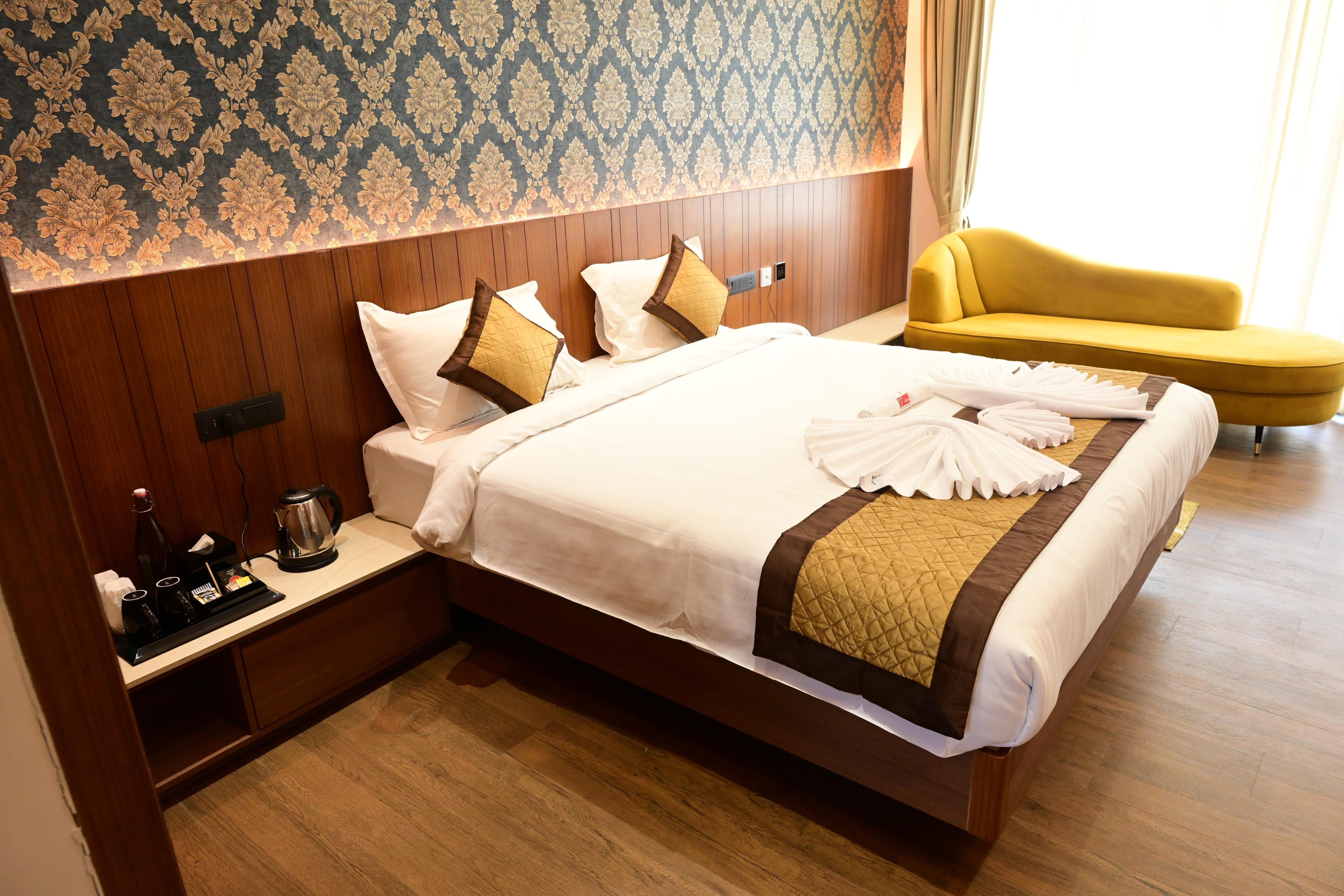 IJ Crowne - Tap to explore photos