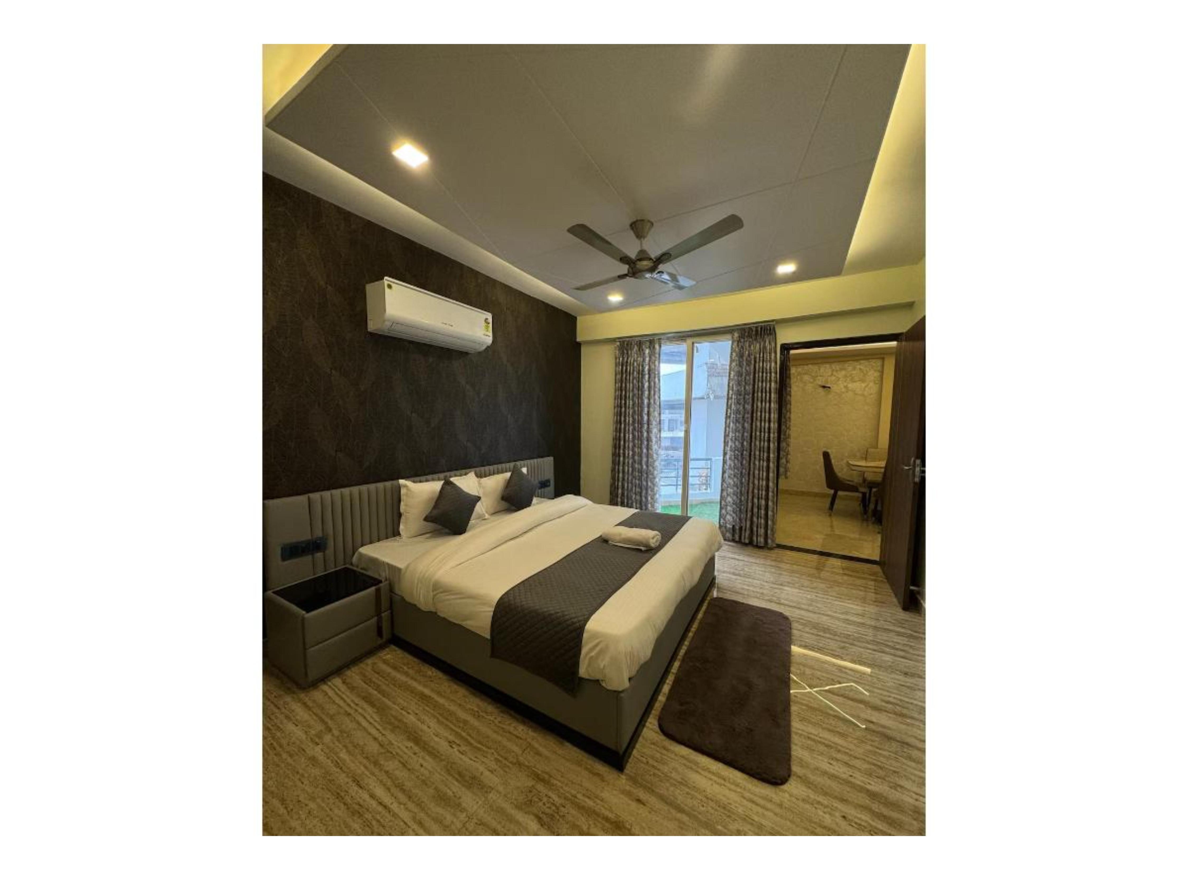 FamJam | 4Bhk The Pink Cloud - Tap to explore photos