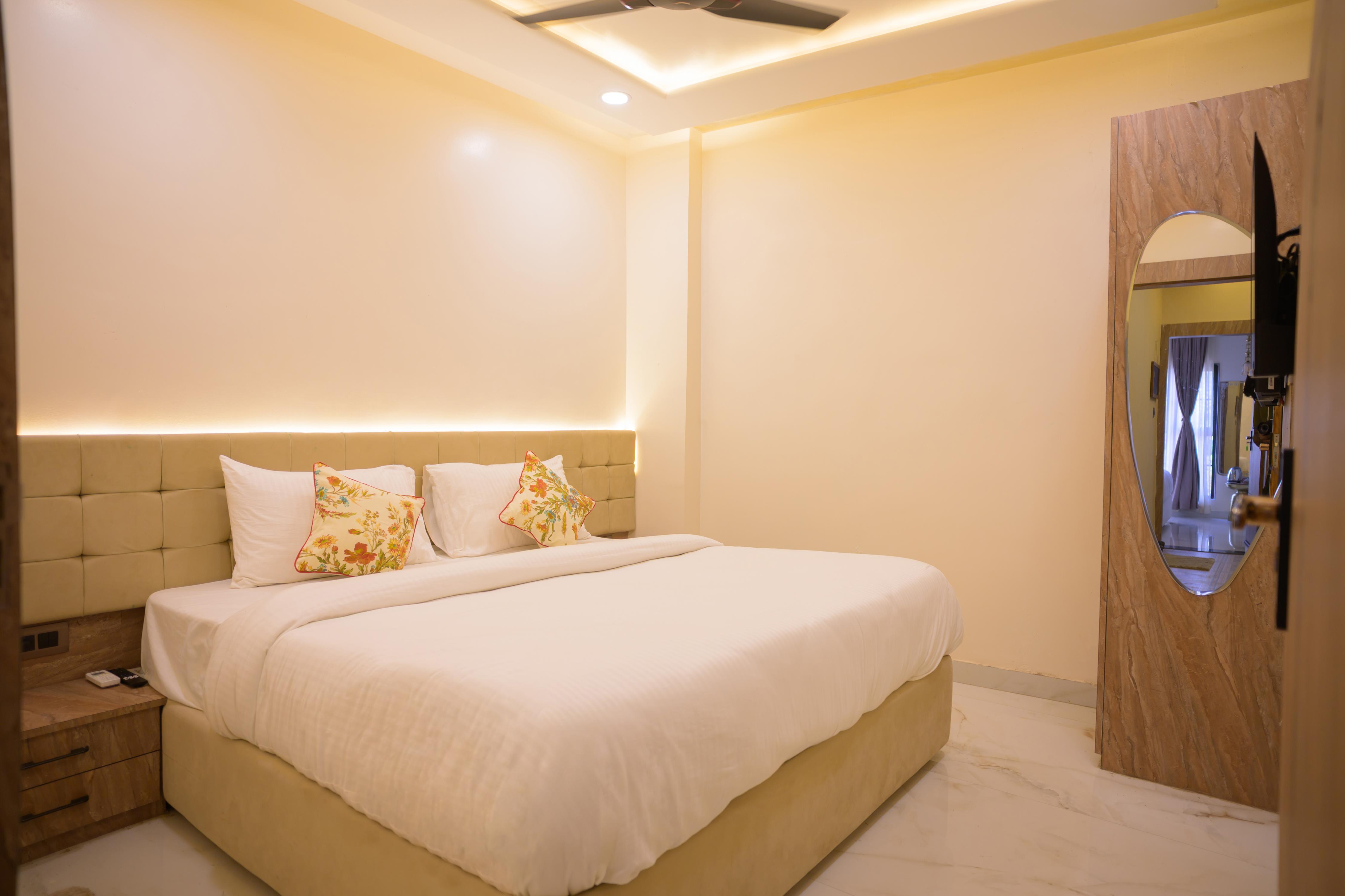 3 Raahi Hostel | Rooms & Dorms Room Type - Deluxe Room