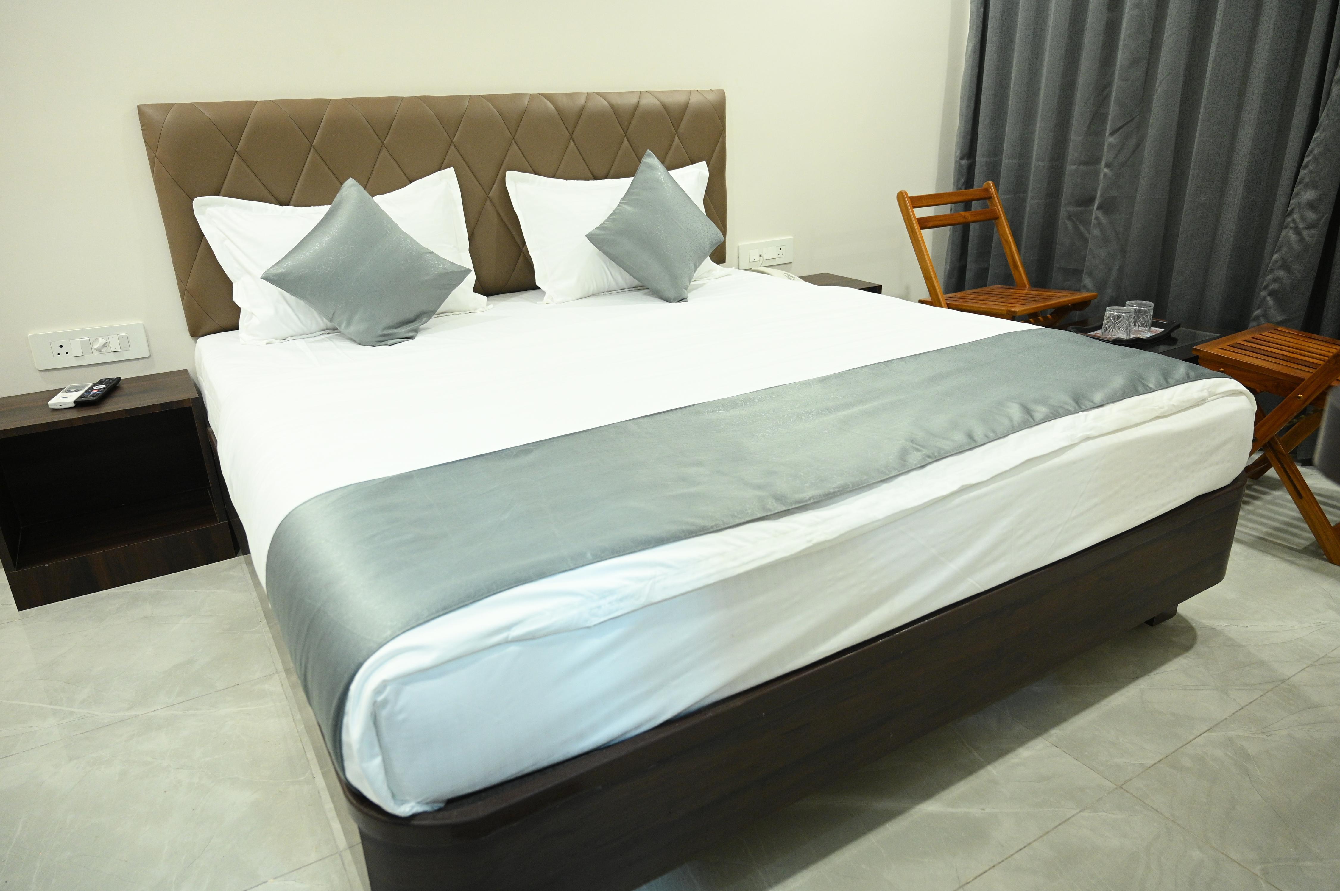 HOTEL RAHI INN - Tap to explore photos