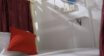 Kashi Vibes Hostel | Rooms & Dorms Room Type - 6 Bed Female Dorm