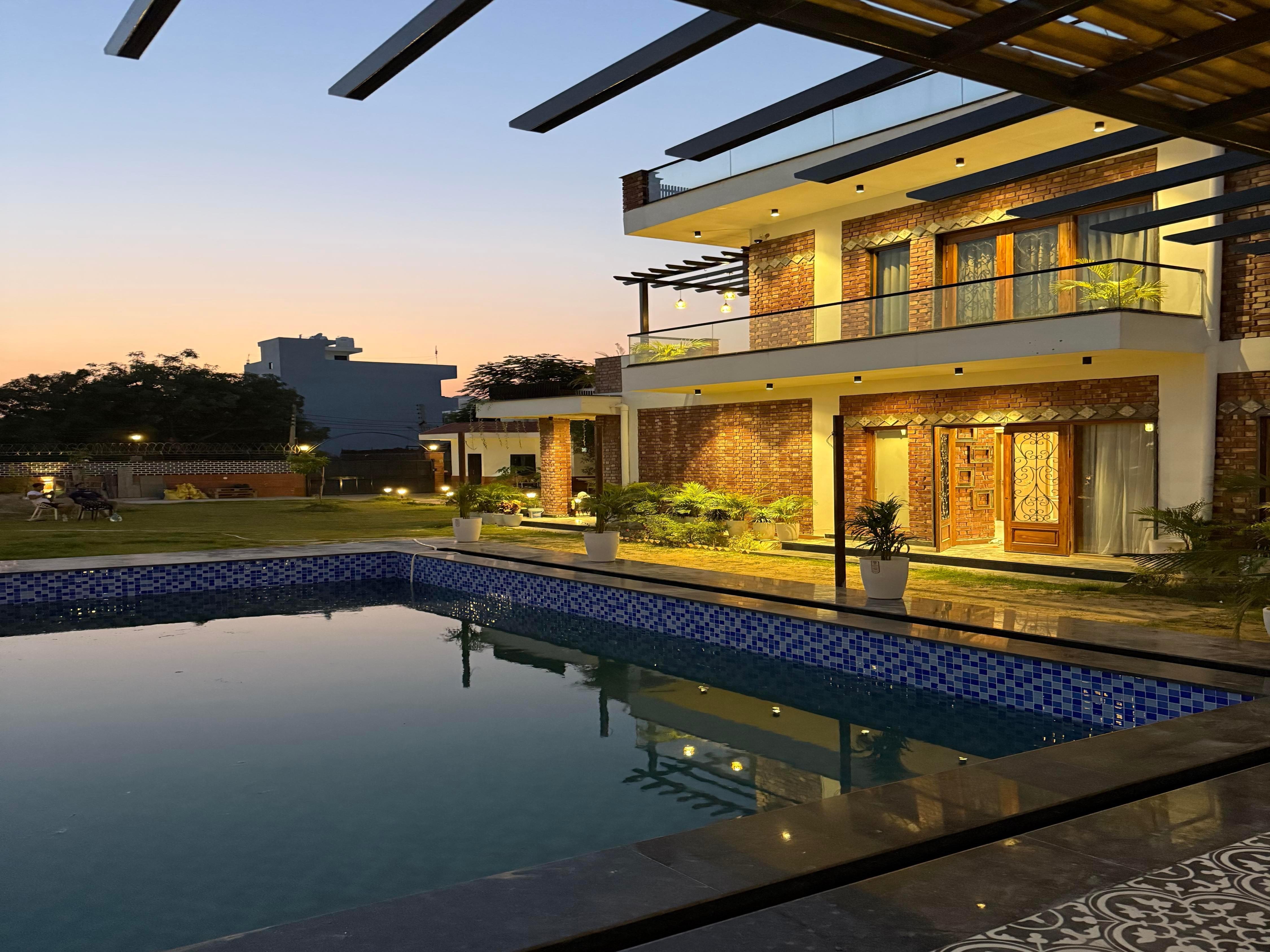 3bhk villa with pool near Dwarka Expressway - Tap to explore photos